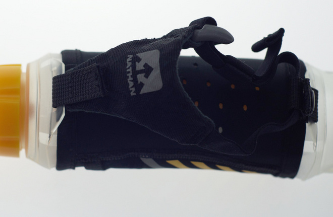 跑步不带软水壶？你OUT了 | Nathan ExoShot软手持水壶测评