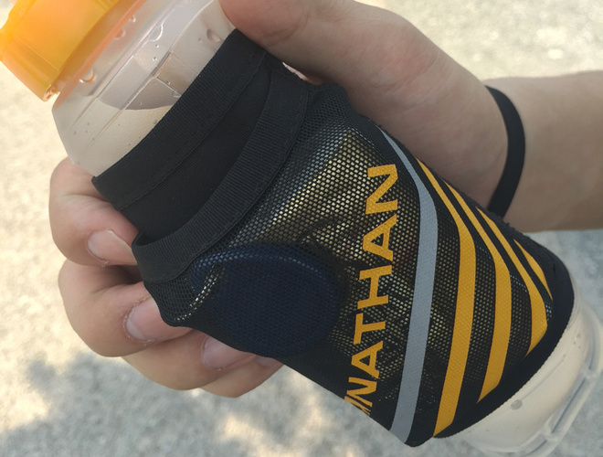 跑步不带软水壶？你OUT了 | Nathan ExoShot软手持水壶测评