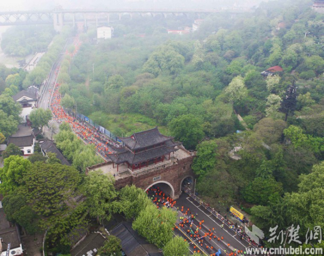 来来来，干了这杯热干面                   --------记我的2016武汉马拉松