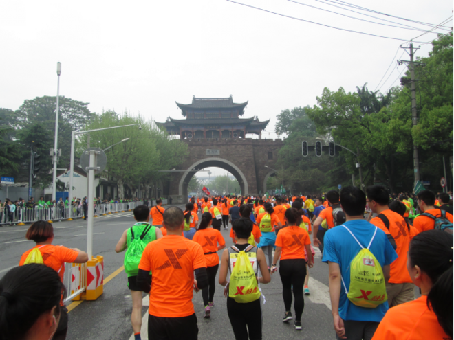 来来来，干了这杯热干面                   --------记我的2016武汉马拉松