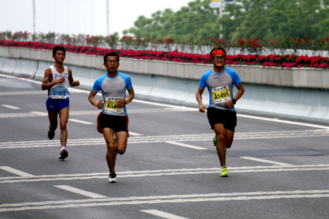 来来来，干了这杯热干面                   --------记我的2016武汉马拉松