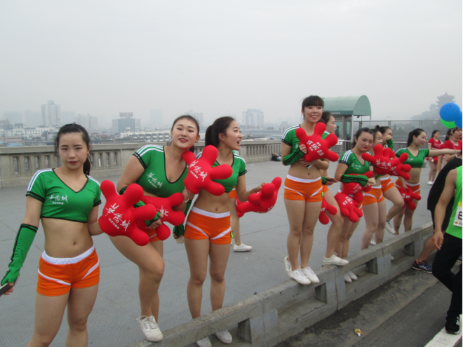 来来来，干了这杯热干面                   --------记我的2016武汉马拉松