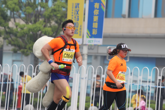 来来来，干了这杯热干面                   --------记我的2016武汉马拉松