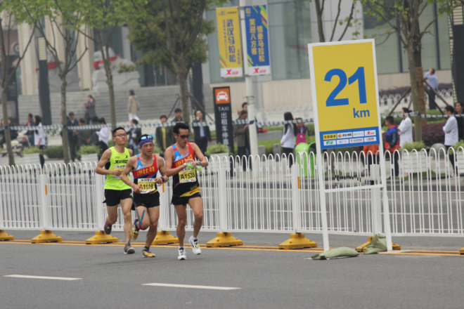 来来来，干了这杯热干面                   --------记我的2016武汉马拉松