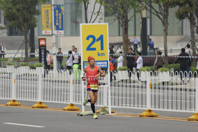 来来来，干了这杯热干面                   --------记我的2016武汉马拉松