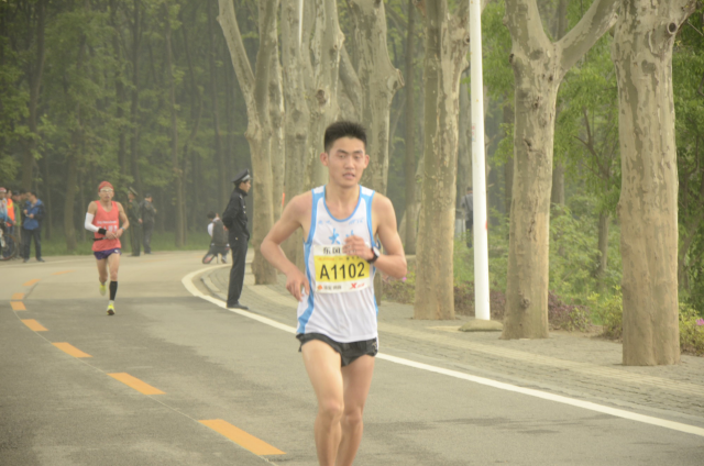 来来来，干了这杯热干面                   --------记我的2016武汉马拉松