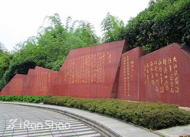 跑过成都的“那一坨”