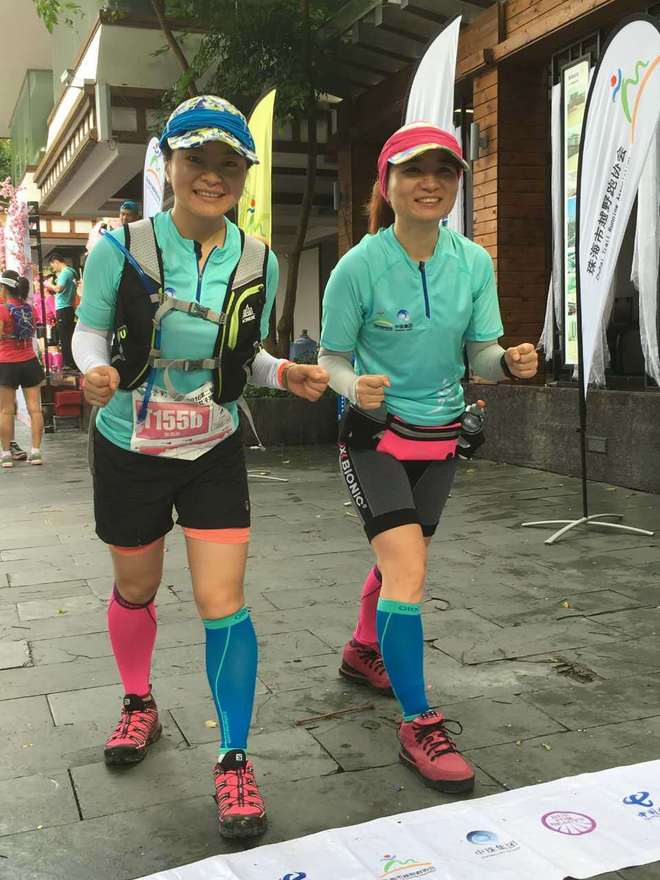 和一个慢半拍的姐姐组合，才是最佳拍档！——纪念金鱼姐妹花的第一场越野赛