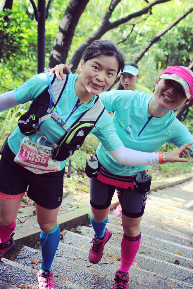 和一个慢半拍的姐姐组合，才是最佳拍档！——纪念金鱼姐妹花的第一场越野赛