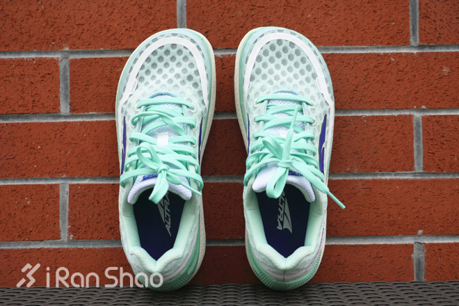 跑鞋 | 除了那双烂大街的  Altra今年也有双小绿鞋