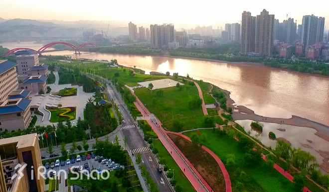 兰马 │一座爱恨分明的城 一场荡气回肠的马拉松