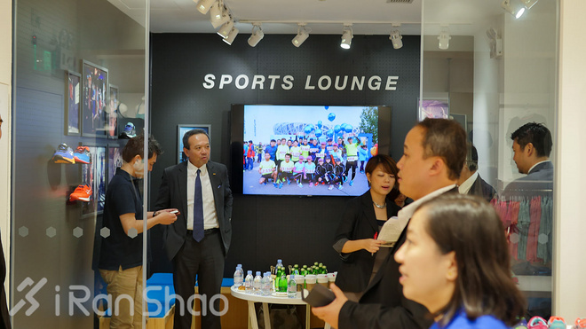 现场 | 淮海路战局 这次轮到ASICS出马了