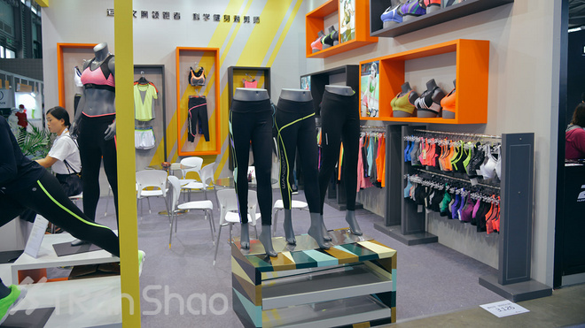 现场 | 拒绝人潮 ISPO上海跑步区全纪录