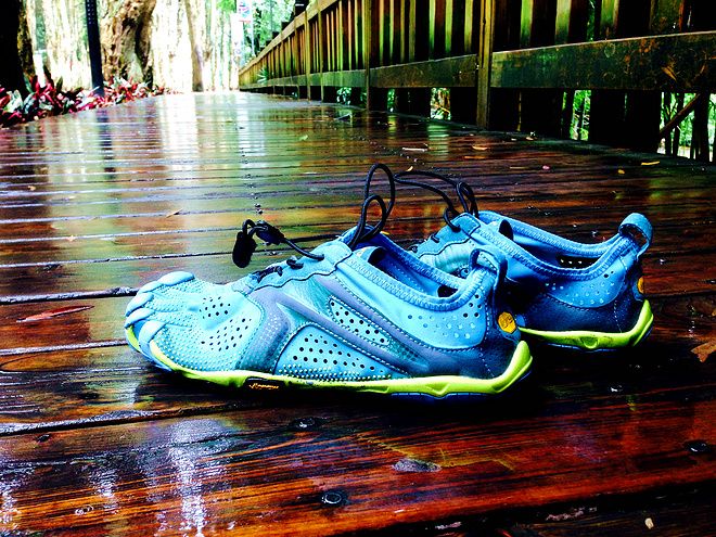 VibramFivefingers V-run 极简跑鞋里面的表率。