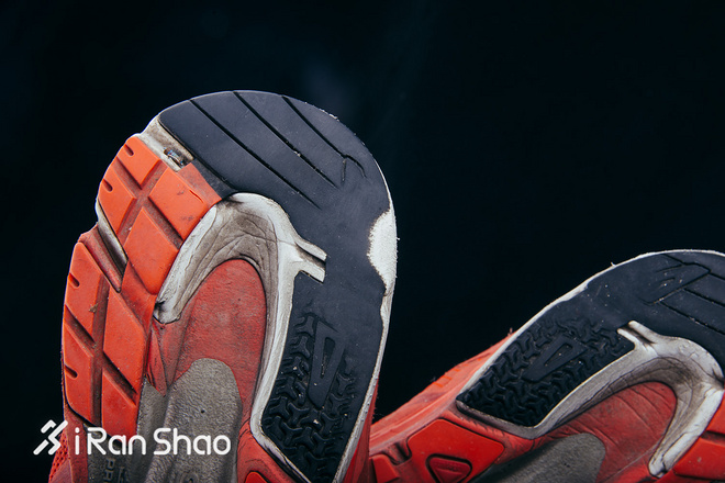 科普 | 这些跑过500+公里的鞋最后都变成了这样