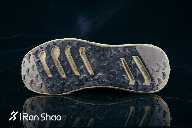科普 | 这些跑过500+公里的鞋最后都变成了这样