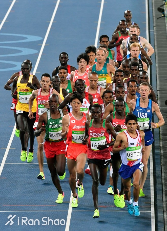 里约奥运 | 莫·法拉摔了一跤 照样卫冕“万米之王”