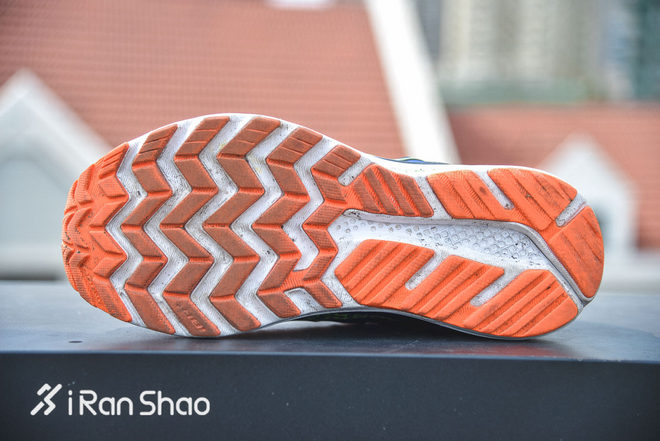 TopX | 硬碰硬较量 四款主流缓冲跑鞋横评对比