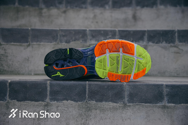 跑鞋 | 机械缓震之外 Mizuno Wave Creation 18还需要做更多