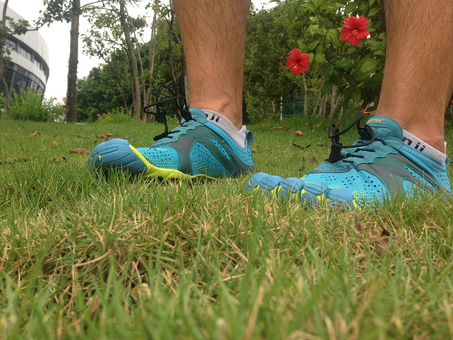 VibramFivefingers V-run 极简跑鞋里面的表率。