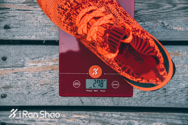 跑鞋 | 漫步月球和最潮跑鞋的故事 Nike LunarEpic Flyknit Low与adidas UltraBOOST Uncaged对比评测