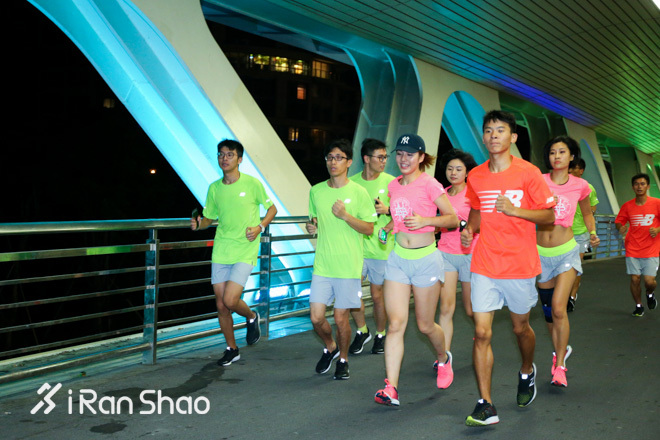 疾风闪过 加速不停 | 小白跑者New Balance Vazee 体验全记录