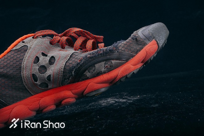 科普 | 这些跑过500+公里的鞋最后都变成了这样