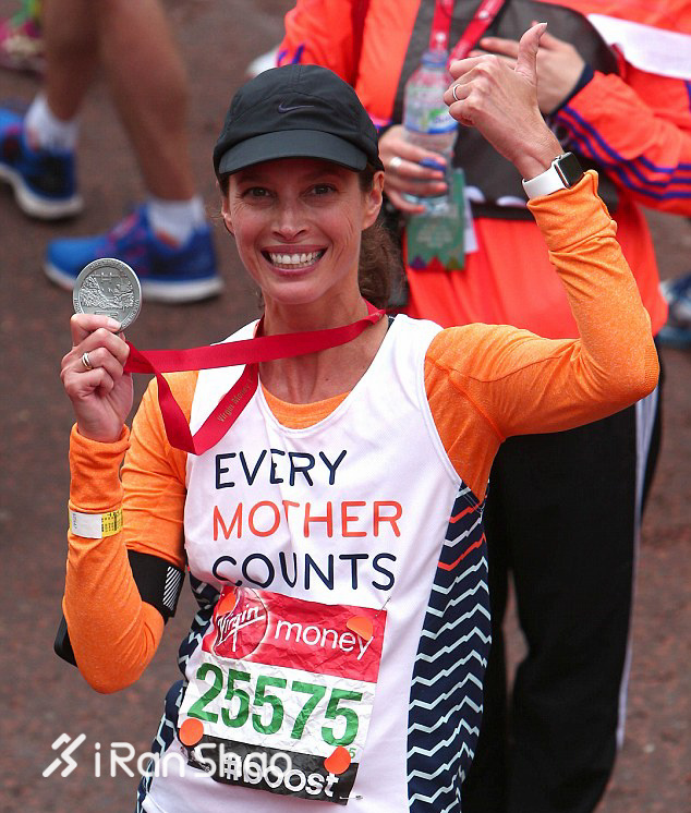 这些长腿名模们从T台跑到了赛道上