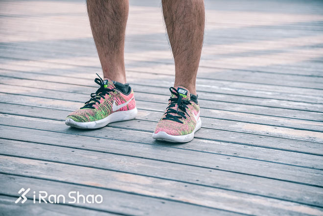 跑鞋 | 漫步月球和最潮跑鞋的故事 Nike LunarEpic Flyknit Low与adidas UltraBOOST Uncaged对比评测