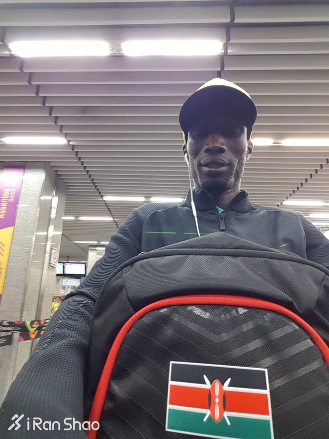 人物 | 世界上马拉松跑最快的国会议员