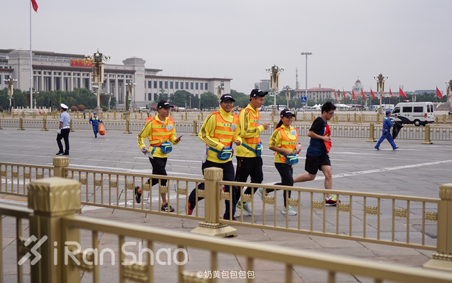 三万分之一 | 经历多年尴尬的吐槽后，36岁的北京马拉松正在赢回人心