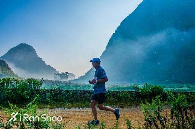 带着跑鞋去旅行 | 彩云之南 奔丘北去
