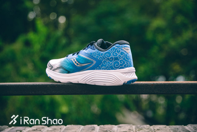 开箱 | 祥云附身 Saucony Kinvara 7北京马拉松限量款