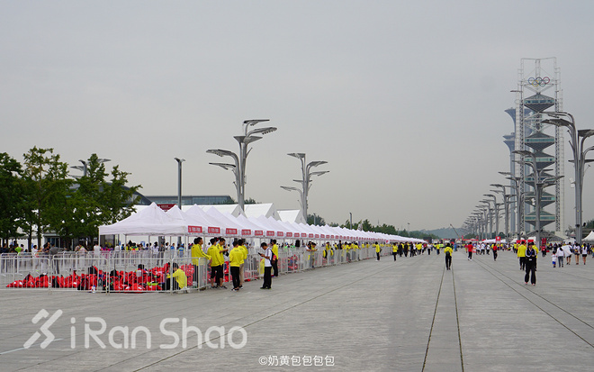 三万分之一 | 经历多年尴尬的吐槽后，36岁的北京马拉松正在赢回人心