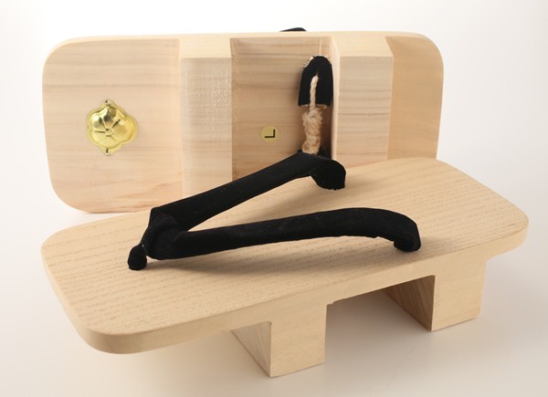 实力不够，跑鞋来凑——最专业的小众跑鞋GRAVITY V评测