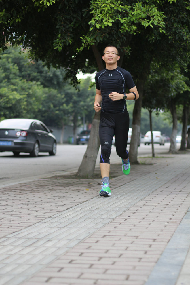 实力不够，跑鞋来凑——最专业的小众跑鞋GRAVITY V评测