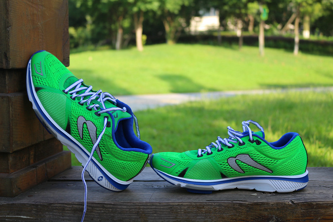 实力不够，跑鞋来凑——最专业的小众跑鞋GRAVITY V评测