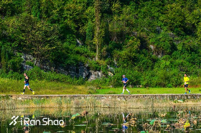 带着跑鞋去旅行 | 彩云之南 奔丘北去