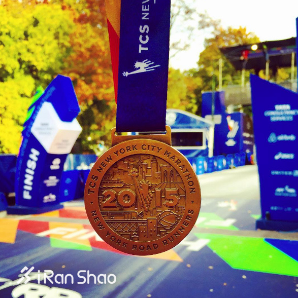 经验 | 学会这三招 把你的完赛奖牌拍的更弹眼落睛