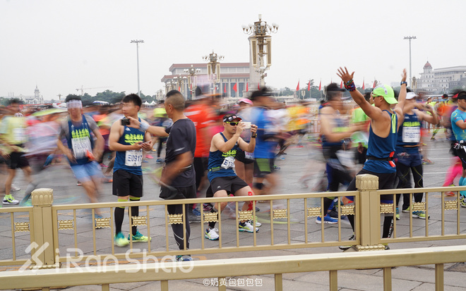 三万分之一 | 经历多年尴尬的吐槽后，36岁的北京马拉松正在赢回人心