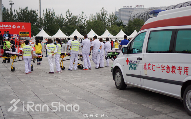 三万分之一 | 经历多年尴尬的吐槽后，36岁的北京马拉松正在赢回人心