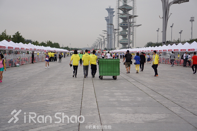 三万分之一 | 经历多年尴尬的吐槽后，36岁的北京马拉松正在赢回人心