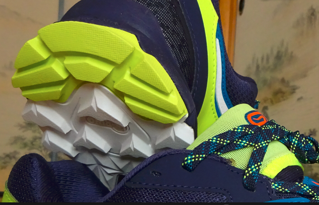 迪卡侬KIPRUN TRAILL XT6：初级越野跑者的利器