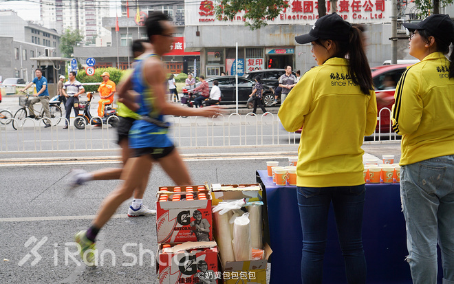 三万分之一 | 经历多年尴尬的吐槽后，36岁的北京马拉松正在赢回人心