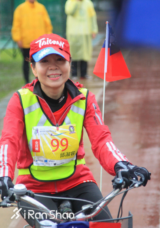 人物 | 她们在看不见的跑道上“奔跑”