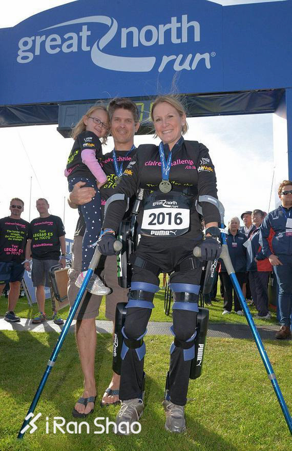 人物 | 她们在看不见的跑道上“奔跑”