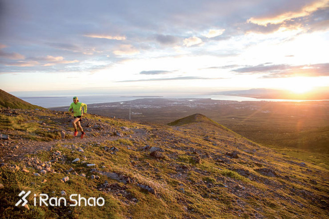 天凉跑个秋 在秋天跑步必须要做这几件事