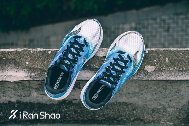 开箱 | 祥云附身 Saucony Kinvara 7北京马拉松限量款