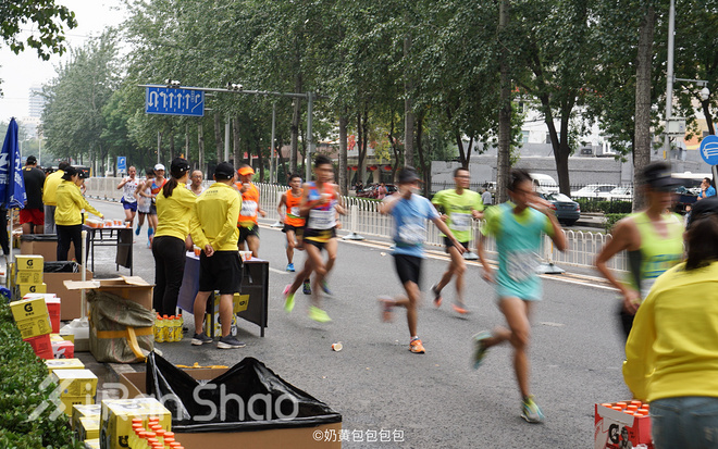 三万分之一 | 经历多年尴尬的吐槽后，36岁的北京马拉松正在赢回人心