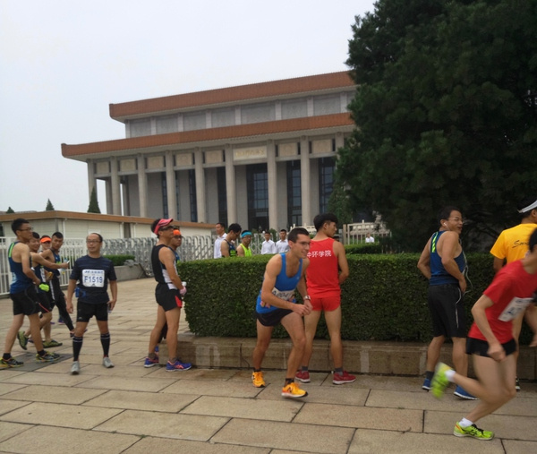 三万分之一 | 经历多年尴尬的吐槽后，36岁的北京马拉松正在赢回人心